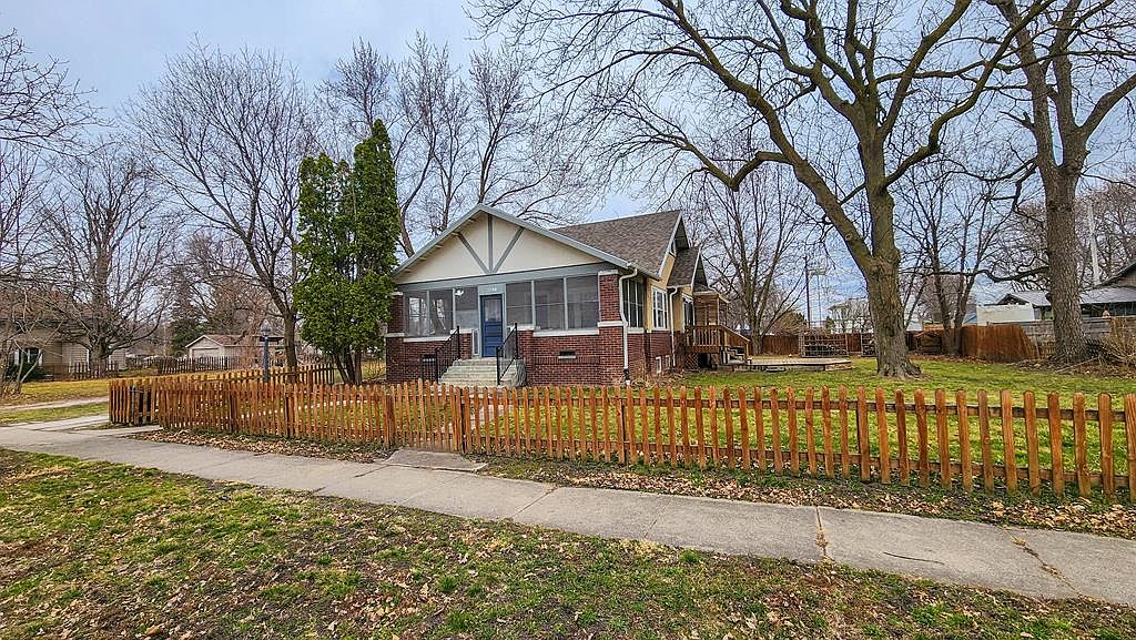 1206 Park St, Gowrie, IA 50543 Zillow