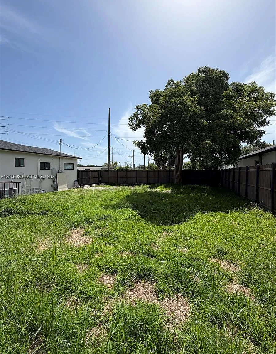 2 bed, 1.0 bath, $3,400 — Photo 4