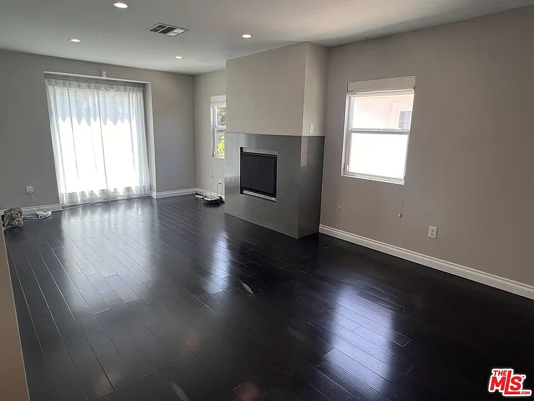 7865 Bleriot Ave — Photo 2