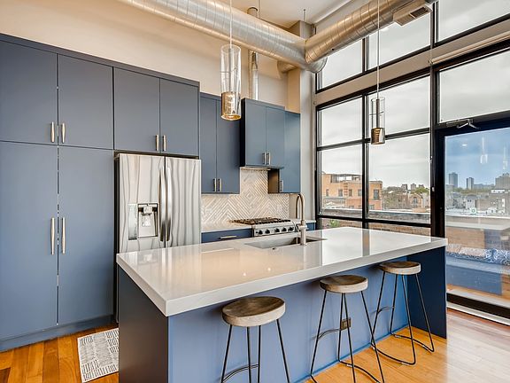 3rd image of 3133 N Lakewood Ave APT 4G