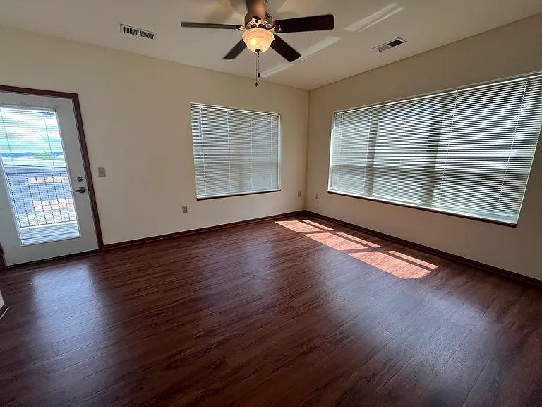 Granite Ridge Apartments — Photo 16