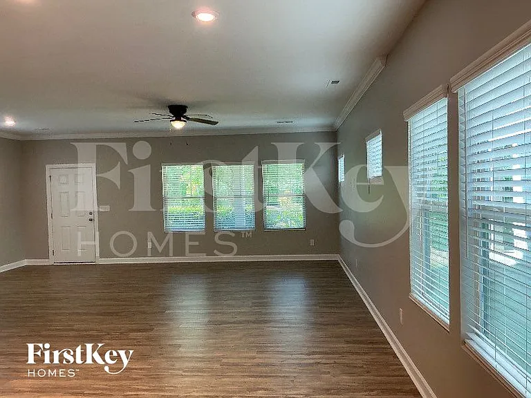 11732 Mesquite Rd — Photo 2