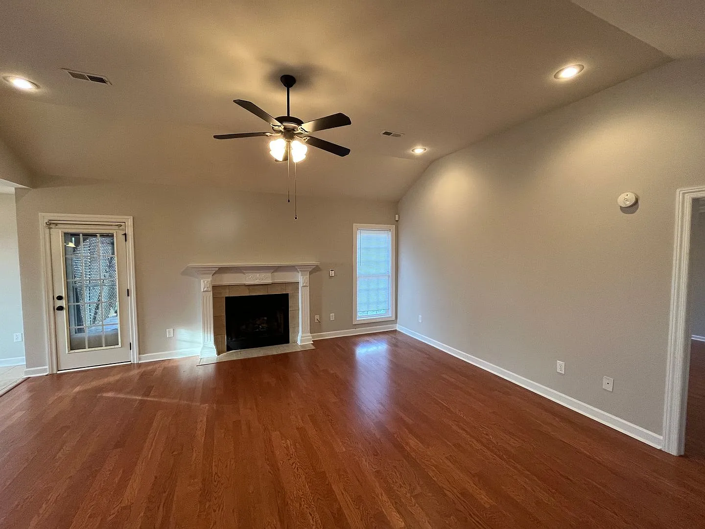 117 Hubert Rd: Stylish Comfort Meets Everyday Convenience — Photo 3