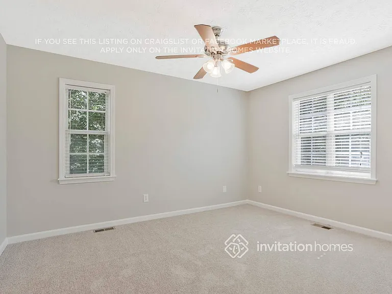 301 Willow Ln — Photo 10