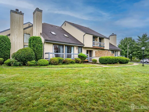 59 Woodhill St, Somerset, NJ 08873