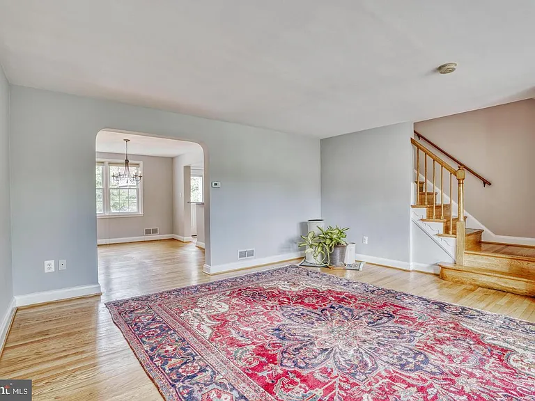 1570 Dellsway Rd — Photo 4