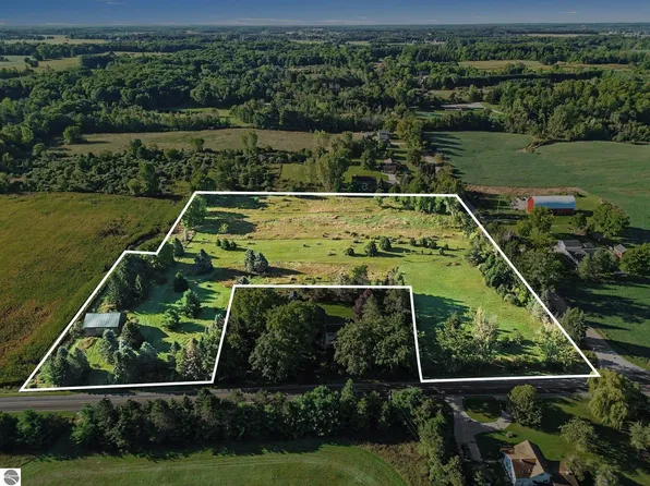 E Deerfield Rd, Mount Pleasant, MI 48858