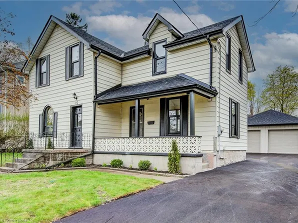 15 Chisholm St, Cambridge, ON N1R 4E3