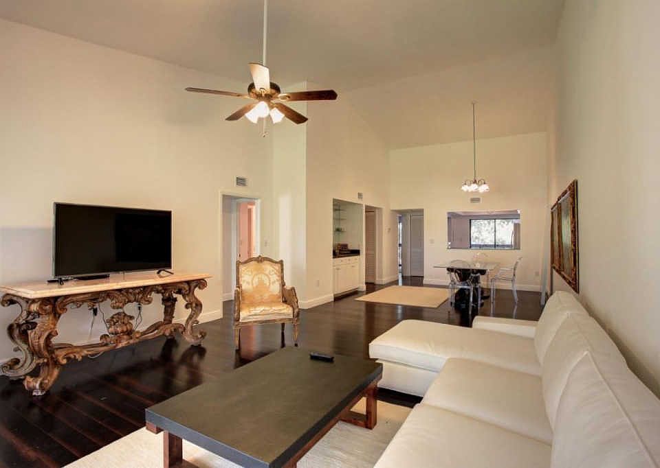 1st image of 9460 Meadowood Dr APT 205