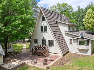 1813 Oak Ridge Dr, New Richmond, WI 54017