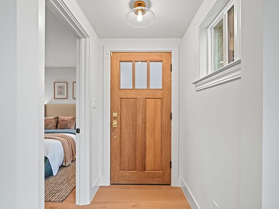 4th image of 111 Poplar Ave