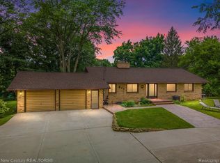 211 Spring St, Vernon, MI 48476