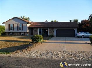 132 Canary Dr, Green Valley, IL
