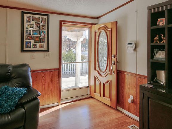5th image of 452 Kingsbury Cir NE