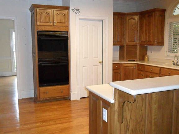 2nd image of 1413 Stratford Hall Ct