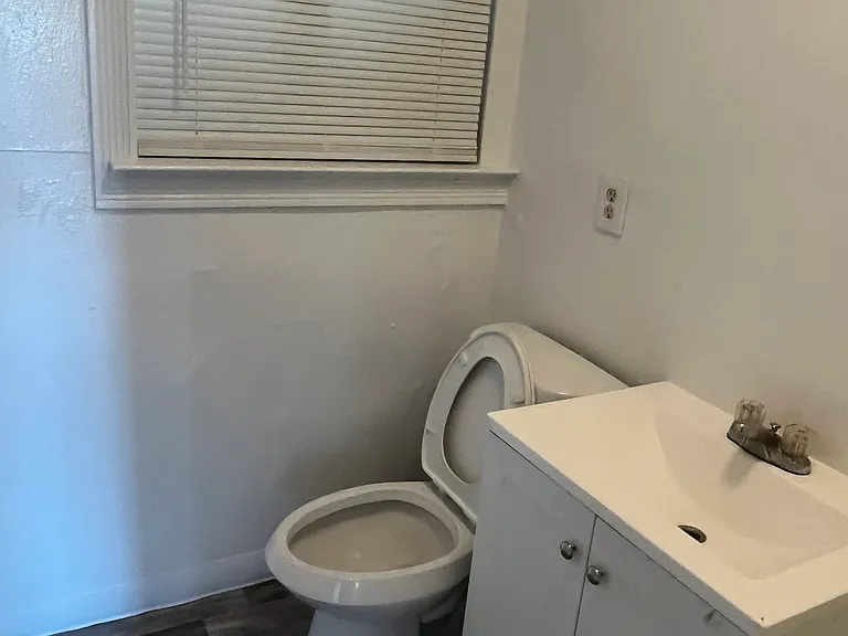 901 Zeff Rd — Photo 29