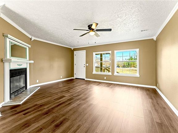 3rd image of 12699 Folsom Farms Rd