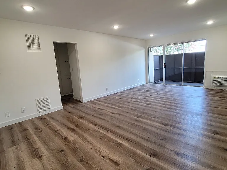 10840 Hortense St #2 — Photo 8