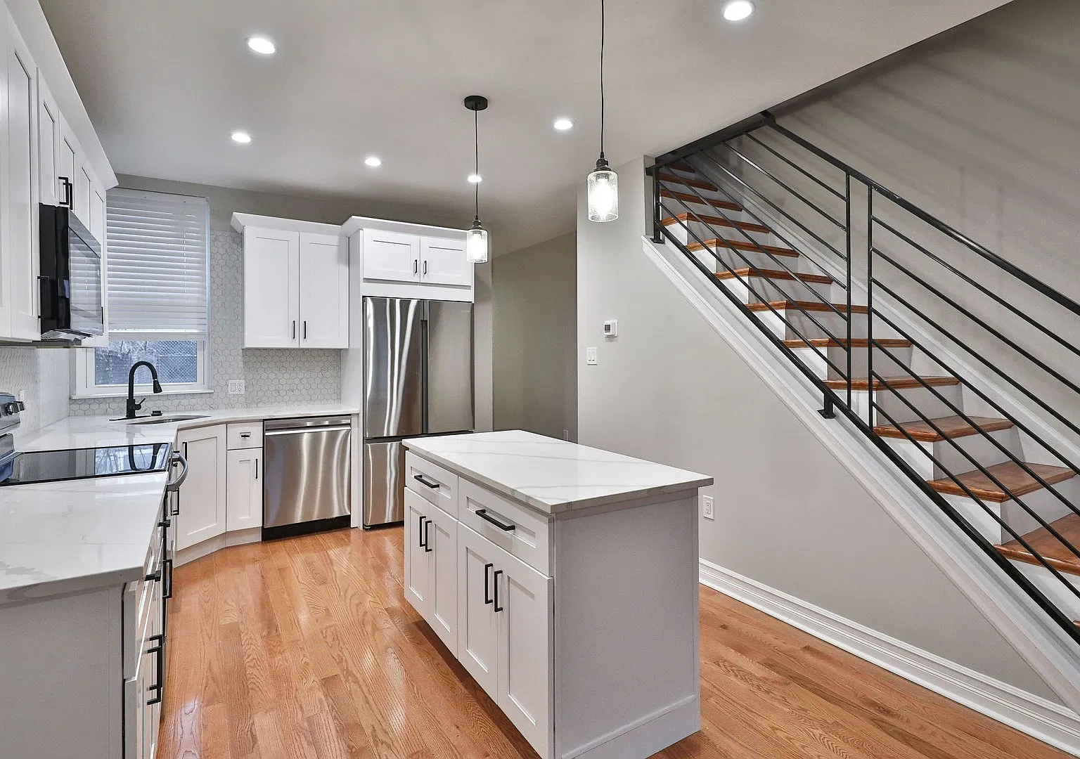 Amazing Fully Renovated 3 bed 2.5 Bath Brewerytown Home! — Photo 1