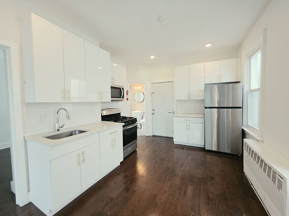 1st image of 181 Lexington Ave #2E