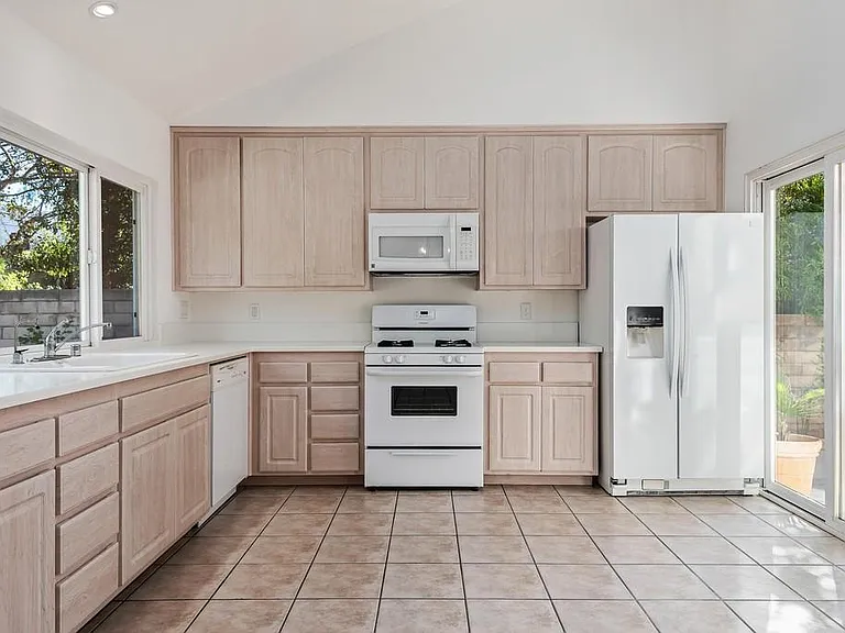 3086 Black Hills Ct — Photo 9
