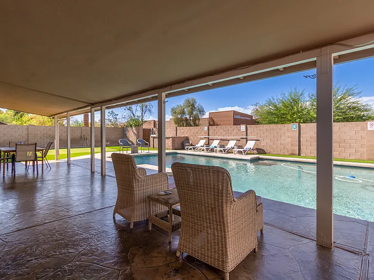 3142 E Altadena Ave — Photo 15
