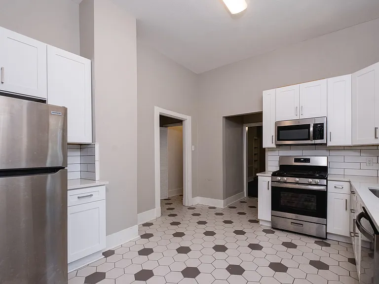 401 Johnson St #A — Photo 12