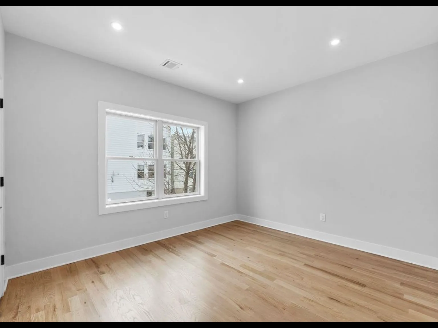 2 bed, 1027 sqft, $2,800 — Photo 3