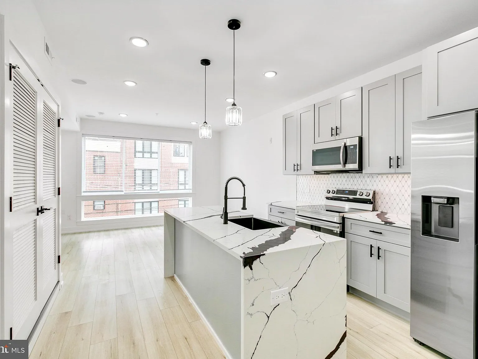 1 bed, 741 sqft, $1,350 — Photo 1