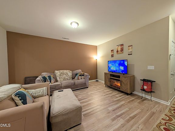 3rd image of 2809 Benevolence Dr