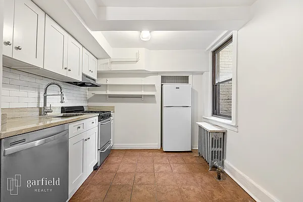 Rented by Garfield Realty  | media 2