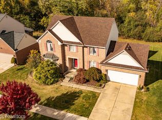 2931 Briarwood Dr, Troy, MI 48085