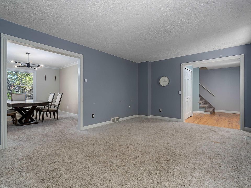 543 E Gunn Rd, photo 14