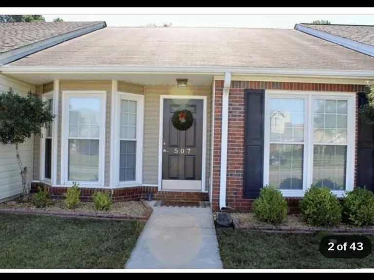 507 Springview St SW — Photo 2
