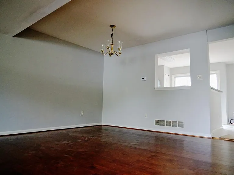 8675 Manahan Dr — Photo 2