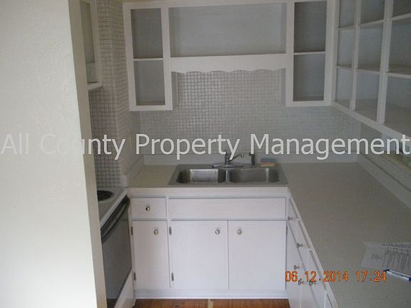 4th image of 4410 3rd Ave N
