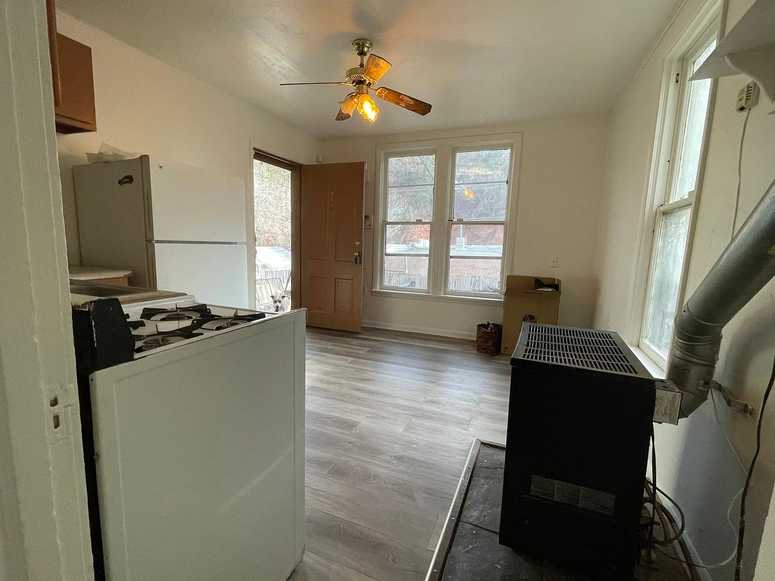 312 Ruxton Ave — Photo 1