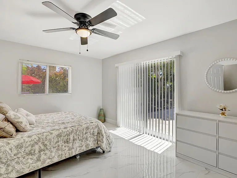 1911 Cypress Ave — Photo 18