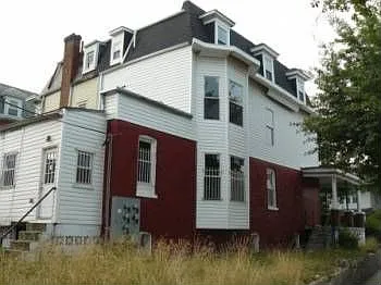 911 Webster St NW photo 1