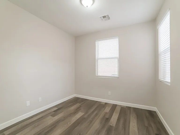 5157 W Warner St — Photo 14