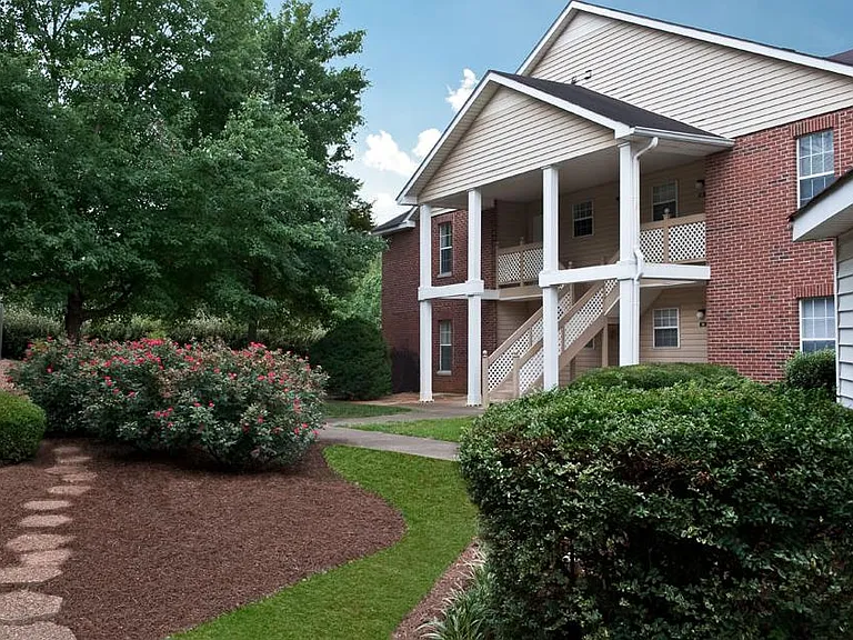 The Glen Apartments — Photo 12