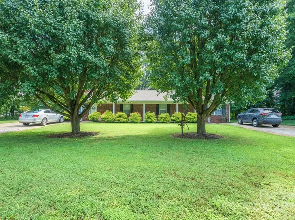 197-199 Hershel Lackey Rd, Lincolnton, NC 28092