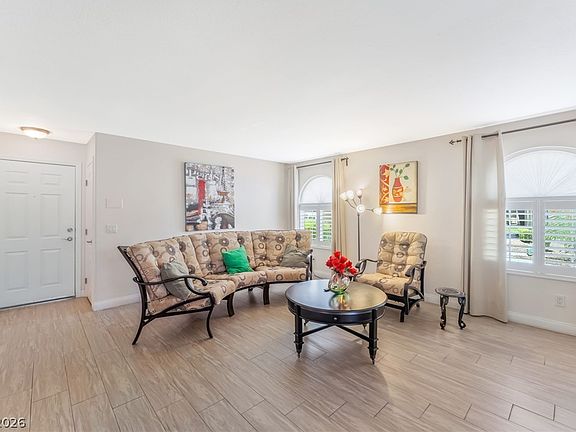 2nd image of 3145 E Flamingo Rd APT 1092