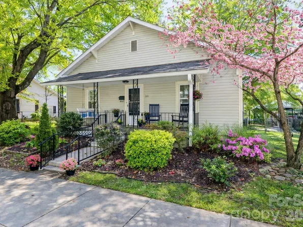 313 Dingler Ave, Mooresville, NC 28115