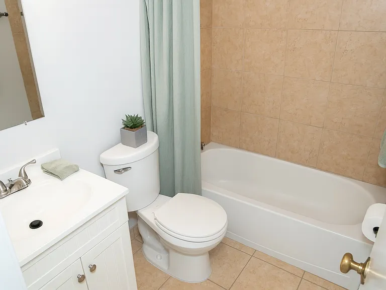 4919 Davenport St #3 — Photo 5