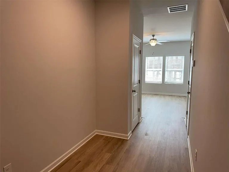 111 Woodside Ct — Photo 19