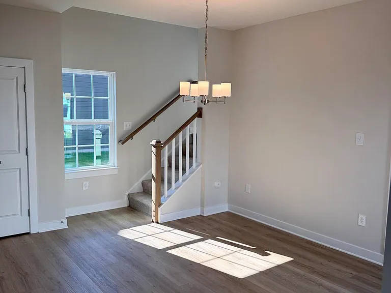 104 Ryker Rd W — Photo 10