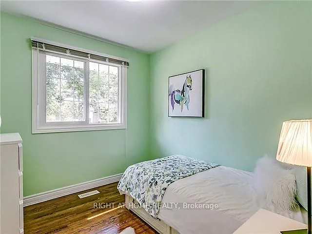 273 Kenwood Ave — Photo 14