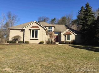 4896 Freer St, Rochester, MI 48306