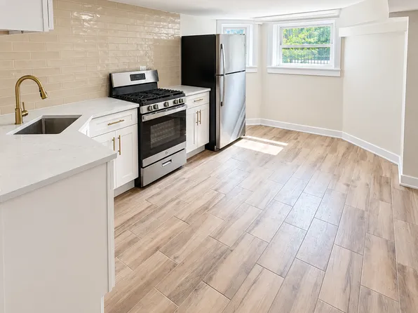 2940 N Allen Ave #G, Chicago, IL 60618